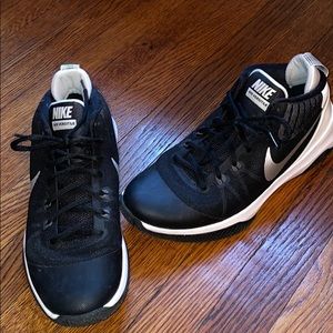 Black Nike Women’s Basketball Sneakers